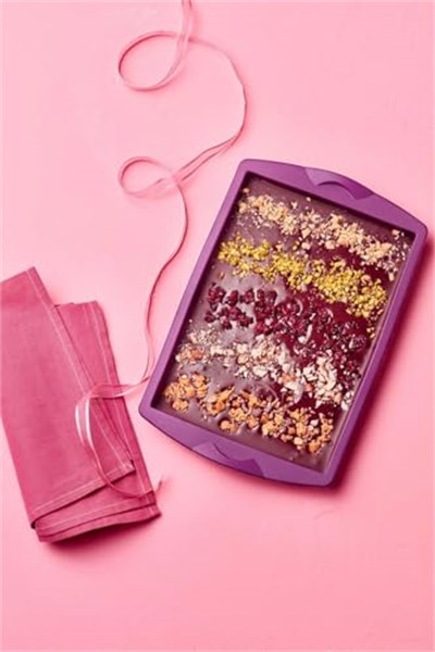 Tupperware 1.5 Litre Mor Silikon Dikdörtgen Pişirme Kalıbı - Esnek Ve Yapışmaz Tasarım