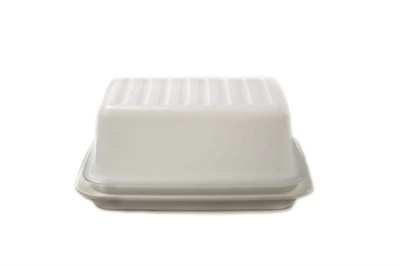 Tupperware Tereyağı kabı Butterschatz beyaz C21 Butterschatz buzdolabı