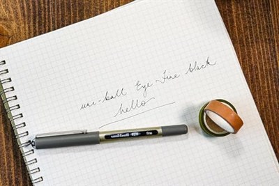 Uni-ball UB-157 Eye Fine tükenmez kalem, siyah Uni süper mürekkep, 0,7 mm uç, 12 adet