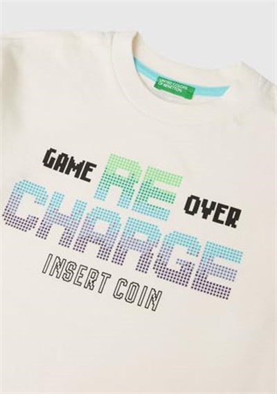 United Colors of Benetton Erkek Çocuk Ekru 3 Boyutlu Efektli Çok Renkli Baskılı Uzun Kollu T-Shirt