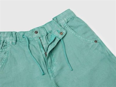 United Colors of Benetton Erkek Çocuk Yeşil Liyosel ve Keten Karışımlı Büzgü İpli Cepli Bermuda Şort