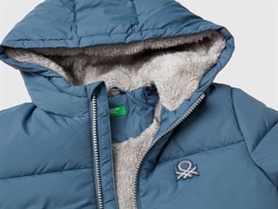 United Colors of Benetton Sol Göğsü Logo Yamalı Önü Cep Detaylı Fermuarlı Mont Mont Erkek Çocuk