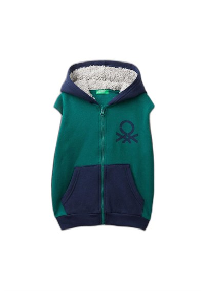 United Colors of Benetton Sol Göğsü Logo İşlemeli Normal Kesim Kapüşonlu Sweatshirt Kapüşonlu Sweatshirt Erkek çocuk