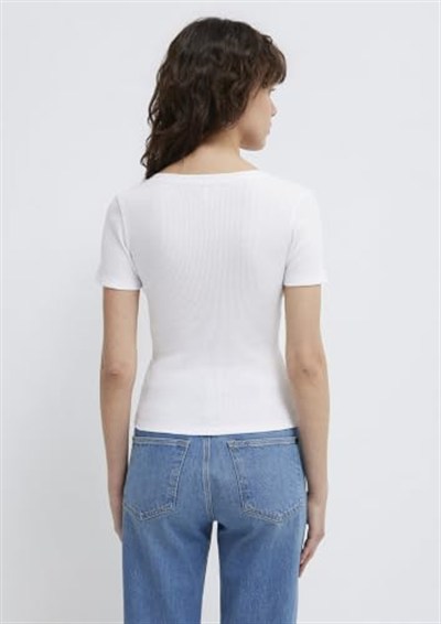 V Yaka Beyaz Basic Tişört Fitted/Vücuda Oturan Kesim 1601040-620