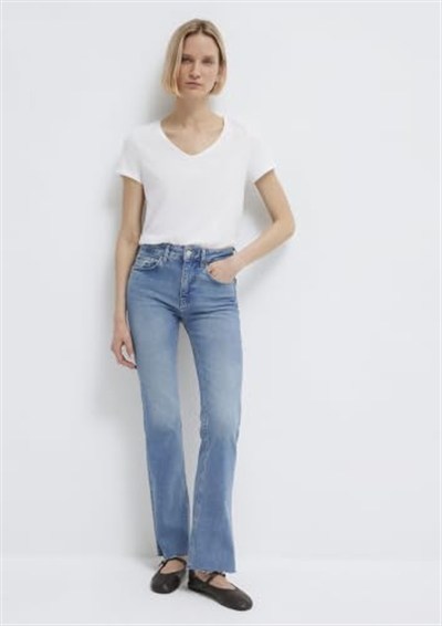 V Yaka Beyaz Basic Tişört Fitted/Vücuda Oturan Kesim 168260-620