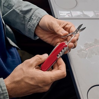 Victorinox 1.3713.B1 Huntsman Çakı (Blisterli)