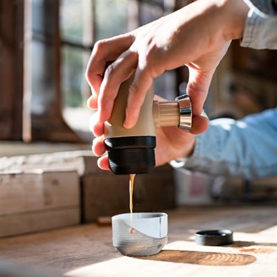 WACACO Minipresso NS2 Taşınabilir Espresso Makinesi, Minipresso NSnin Yeni Nesli, Elle Çalışan Kahve Makinesi, Nespresso Orijinal Kapsülleri ve Uyumluları ile Uyumlu (NS Kapsülleri)