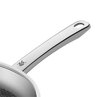 WMF Profi Resist 24 cm Tava, İndüksiyon Uyumlu, Gaz, Elektrikli ve Cam Seramik Ocaklarla Uyumlu, Tam Kaplamalı Çok Katmanlı Malzeme, Petek Desenli Yüzey, Paslanmaz Çelik Sap, Fırına Uygun