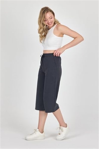 Yüksek Bel Cepli Rahat Kesim Mevsimlik Kadın Diz Altı 3lü Bermuda Siyah-Lacivert-Antrasit Kapri Şort - Bedenler: 3XL, 4XL, XS, S, M, L, XX-Large, XL