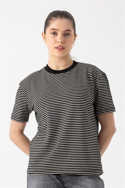 Kısa Kollu Çizgili T-Shirt