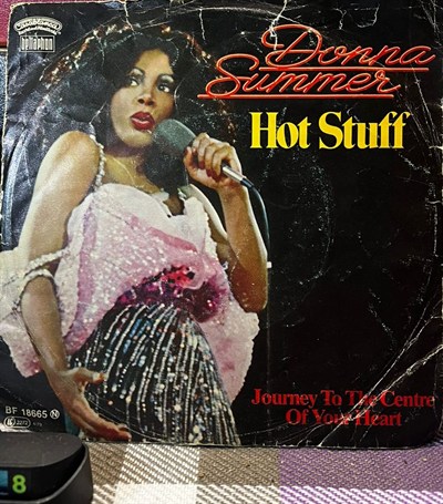 Donna Summer - Hot Stuff / Journey To The Centre Of Your Heart - 1979 Casablanca Bellaphon BF 18665 45lik Plak