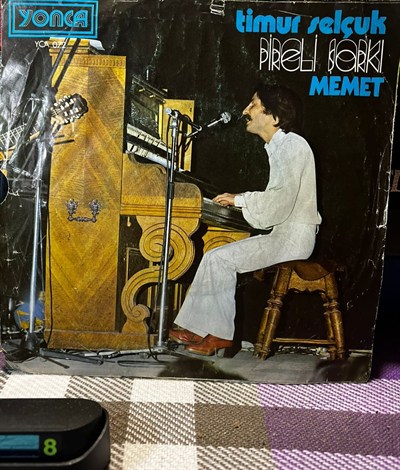 Timur Selçuk - Pireli Şarkı / Memet - 1975 Orijinal Yonca Plak YCA 072 45lik Plak