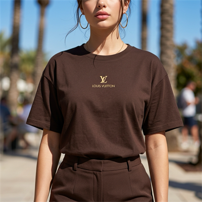 LV Marka Göğüs  Yazı ve Logo Detaylı Oversize T-Shirt - ACI KAHVE