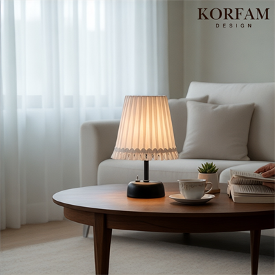 Püsküllü Beyaz Kumaş Modern Pilli Masa & Gece Lambası