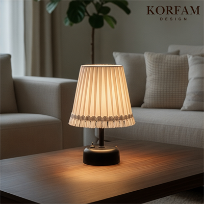 Püsküllü Beyaz Kumaş Modern Pilli Masa & Gece Lambası