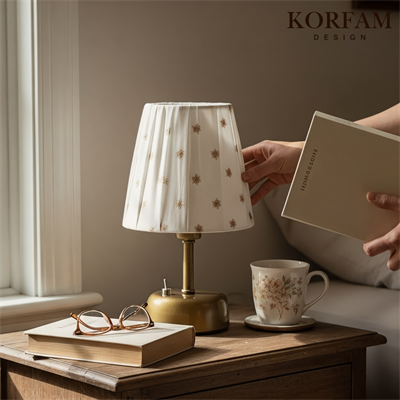 Yıldız İşlemeli Kumaş Pilli Masa & Gece Lambası