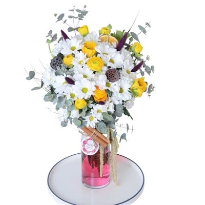 Daisy and Eren Roses in Surahi Vase