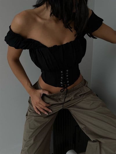 Kadın Düşük Omuz Drapeli Bustiyer – Bağcıklı Korse Görünümlü Şık Crop Top