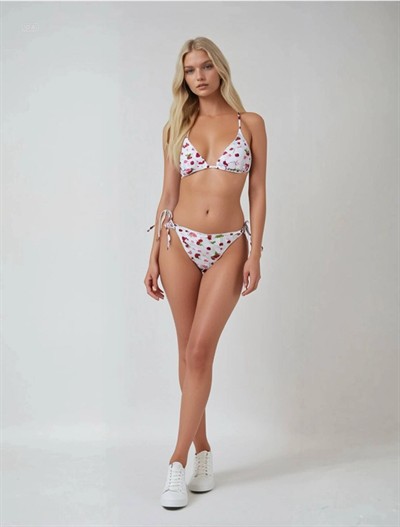 Kadın Beyaz Kiraz Temalı Boyundan İp Bağlamalı Üçgen Bikini Takımı HZL25S-LC5005