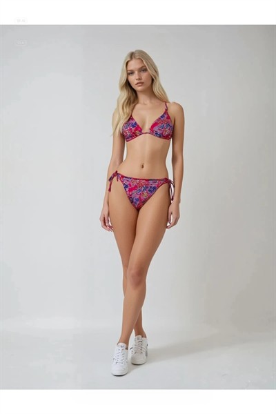 Kadın Pembe Çiçek Desenli Boyundan İp Bağlamalı Üçgen Bikini Takımı HZL25S-LC5005