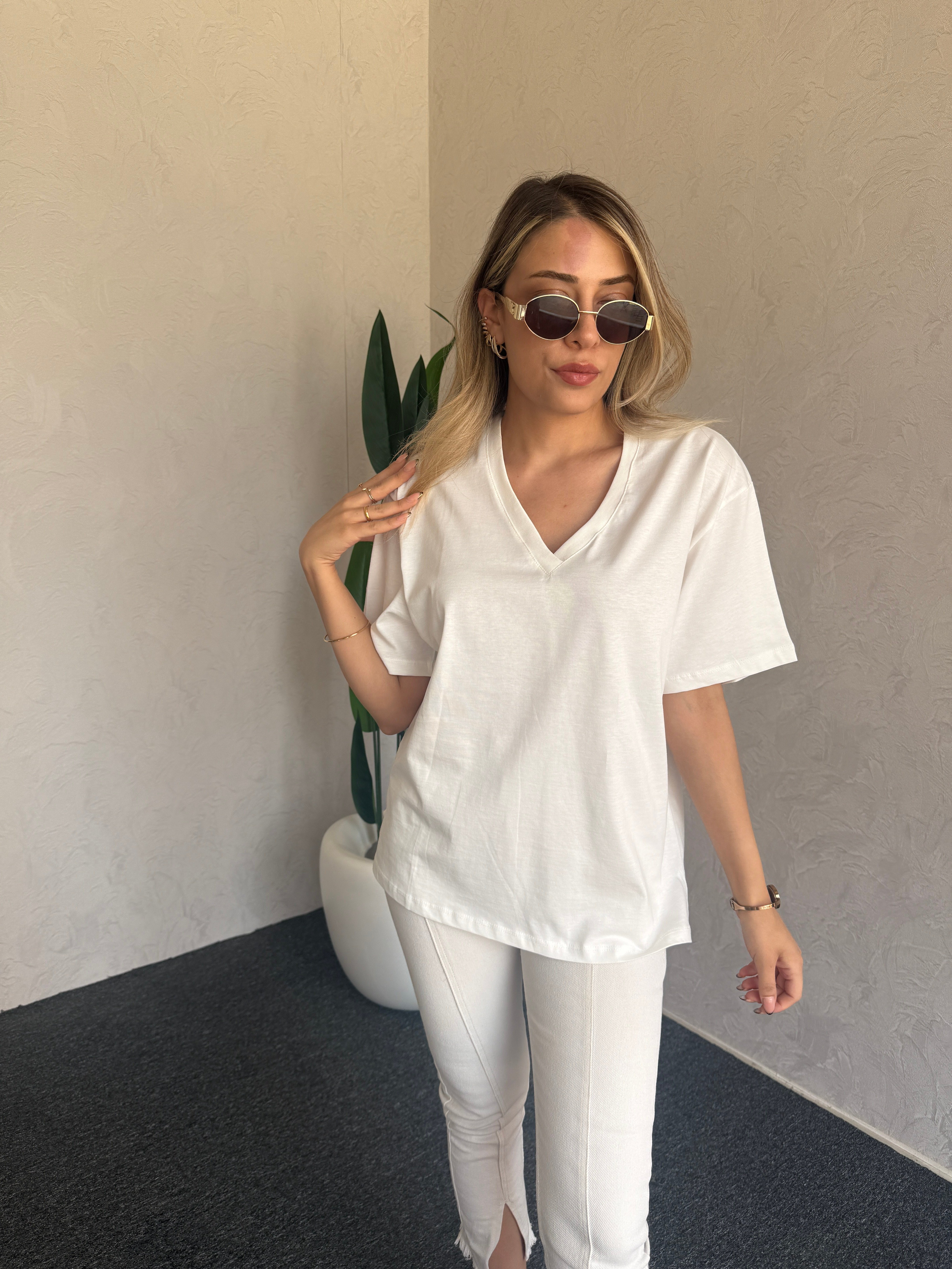 V Yaka Basic Tshirt Beyaz - 1124