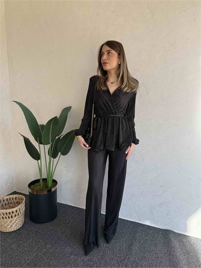 Piliseli Kruvaze Takım Siyah - 1018