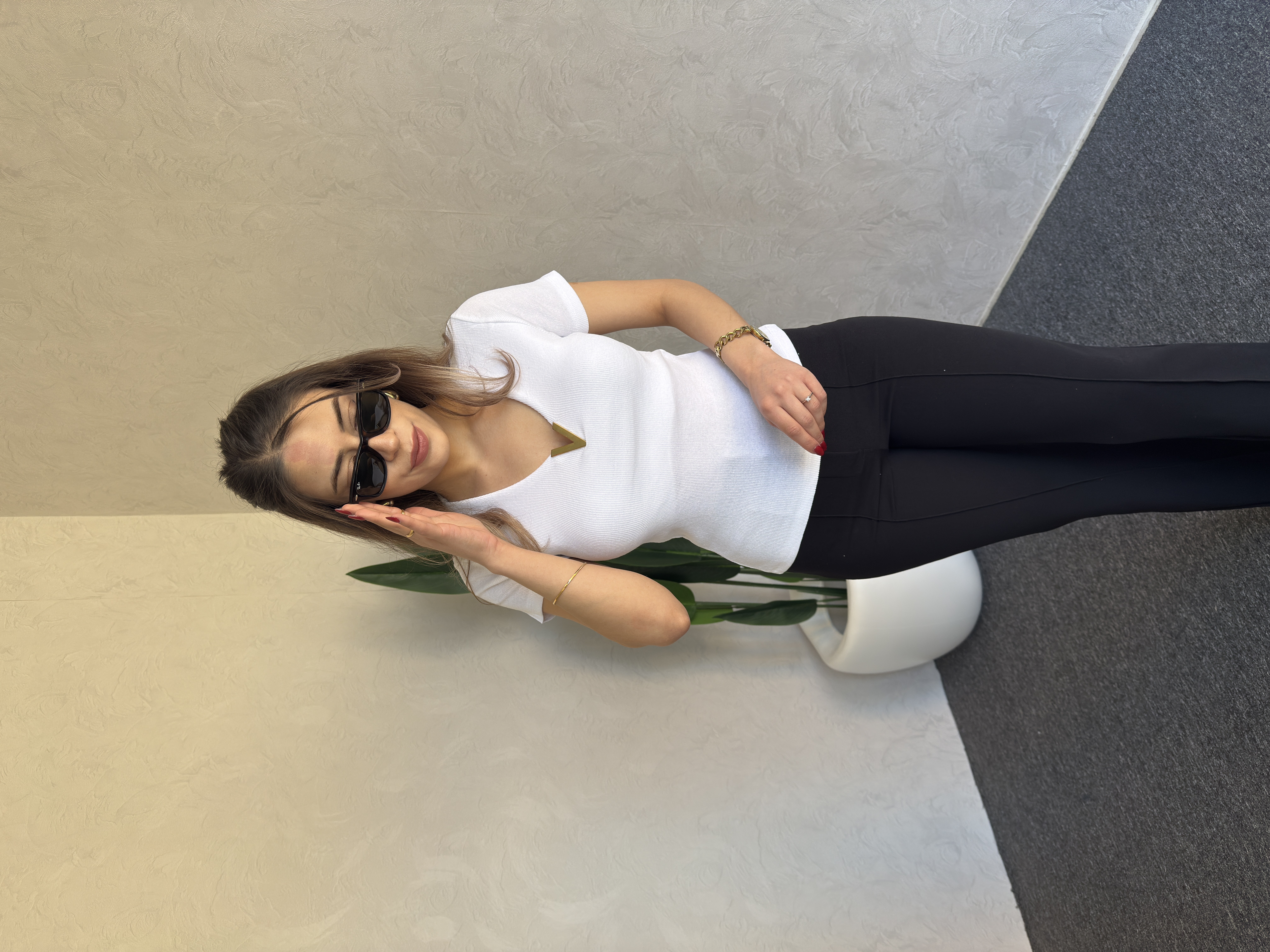 V Metal Detay Tshirt  Beyaz - 1111