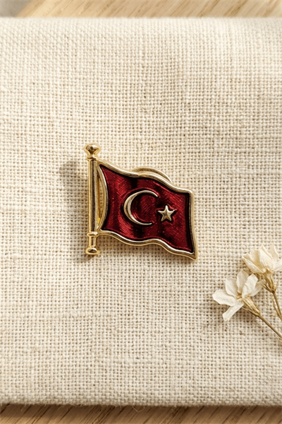 Gururla Taşıyacağınız Dalgalanan Türk Bayrağı Rozeti