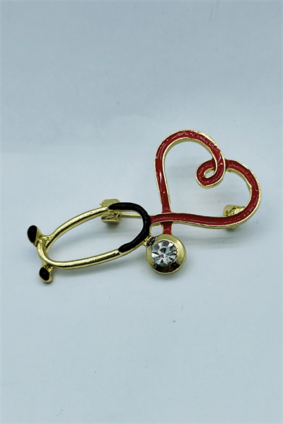 HeartCare Kalp Steteskop Broş – Sağlığın ve Sevginin Simgesi