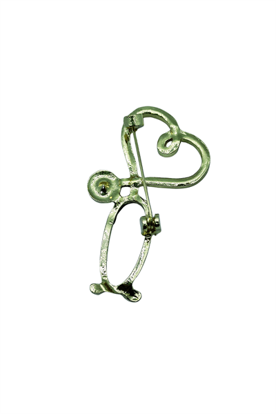HeartCare Kalp Steteskop Broş – Sağlığın ve Sevginin Simgesi