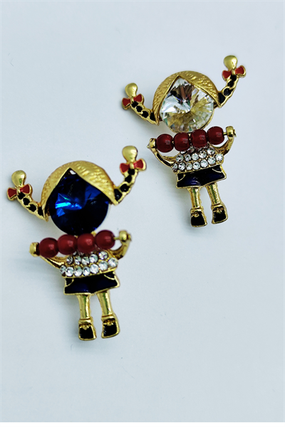 Kırmızı Boncuklu Taşlı Kız Figürü Broş – Sevimli Figürlü Şık Brooch Pin