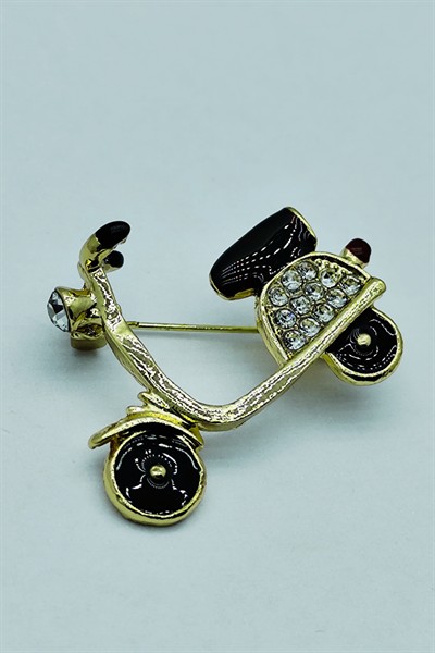 Kristal Taşlı Scooter Tasarımlı Broş – Altın Renk Şık Retro Motor Figürlü Aksesuar