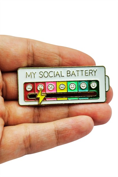 My Social Battery Metal Broş – Mizahi Ruh Hali Rozeti, Enerji Düzeyi Pin Aksesuar