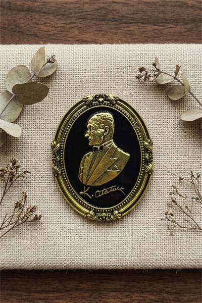 Oval Çerçeveli Antik Atatürk Portreli Broş - Cumhuriyete Gönül Verenlere Özel Hediye