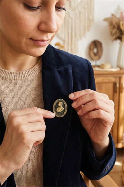 Oval Çerçeveli Antik Atatürk Portreli Broş - Cumhuriyete Gönül Verenlere Özel Hediye