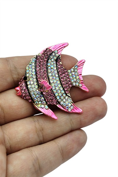 Pembe Kristal Balık Broş – Işıltılı Deniz Temalı Şık Kadın Brooch Aksesuar