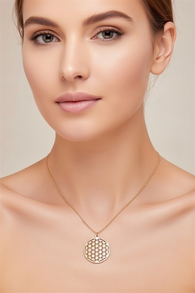 Sacred Bloom – Yaşam Çiçeği Sembol Kolye