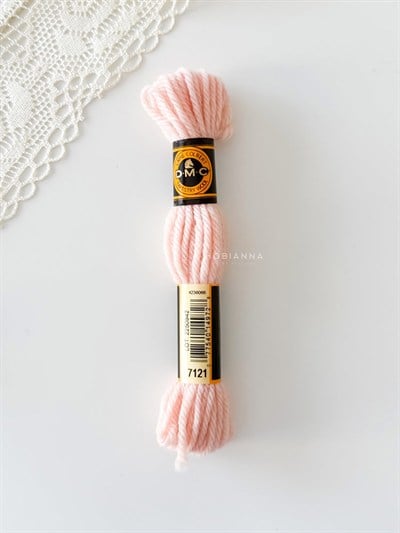 DMC Wool Skein No: 7121