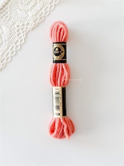 DMC Wool Skein No: 7124
