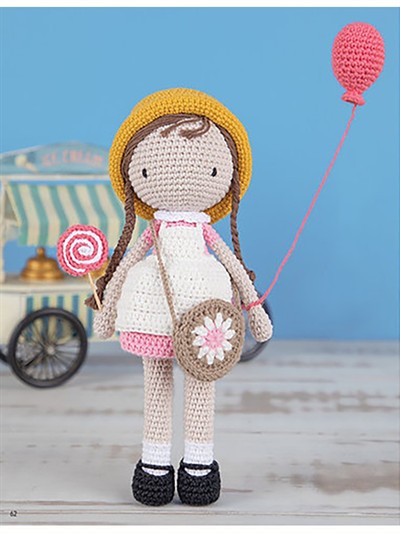 Hello Amigurumi Mutlu Childhood Days Book