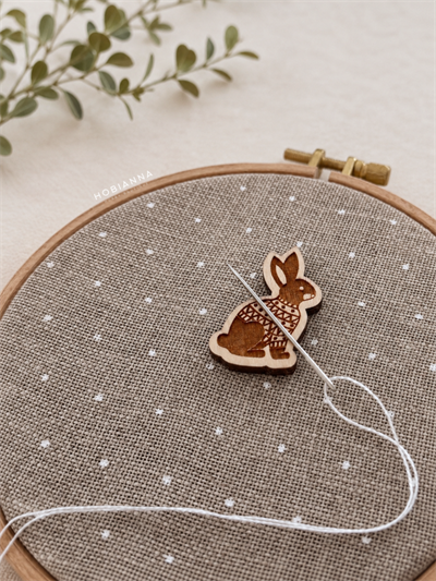 Hobianna Wooden Magnetic Needle Holder – Rabbit