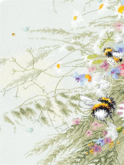 Magic Needle Daisies and Clover Cross Stitch Kit - 310-225