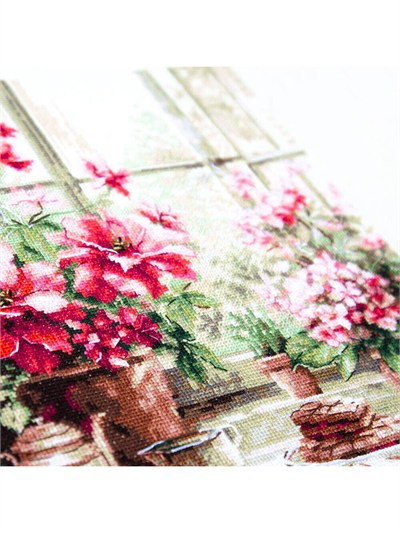 Magic Needle Rosy Morning Cross Stitch Kit - 70-34