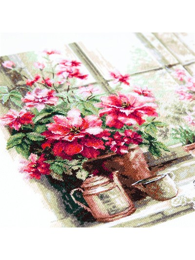 Magic Needle Rosy Morning Cross Stitch Kit - 70-34
