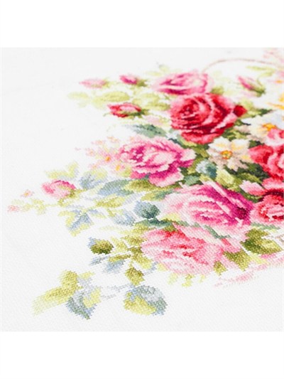 Magic Needle Tender Roses Cross Stitch Kit - 70-19