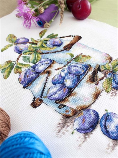 MP Studia Garden Plums Cross Stitch Kit (Aida, Threads & Chart Included) - HB-877