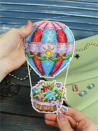 MP Studia Heavenly Bouquet Plastic Canvas Cross Stitch Kit (Plastic Canvas, Threads & Chart Included) - P-1155