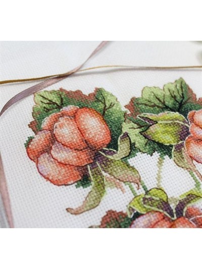 MP Studia Cross Stitch Kit - HB-815