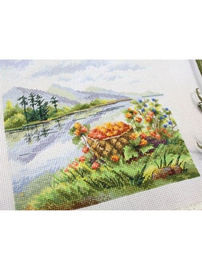 MP Studia Cross Stitch Kit - HB-830