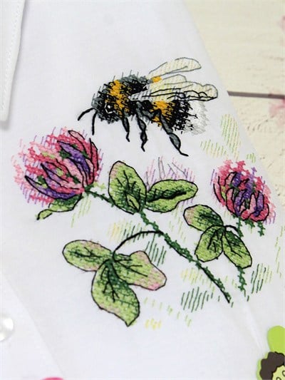 MP Studia Fragrant Clover Water Soluble Cross Stitch Kit (Canvas, Threads & Chart Included) - B-531